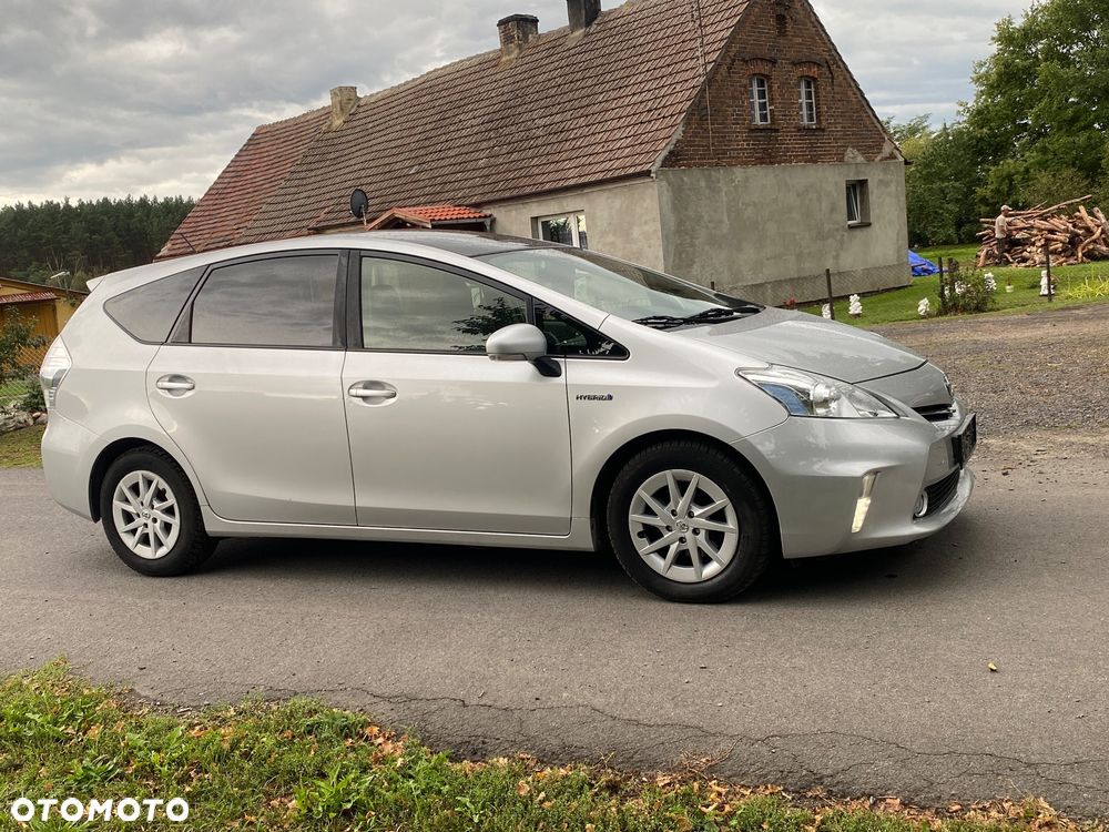 Toyota Prius+ (Hybrid) - 17