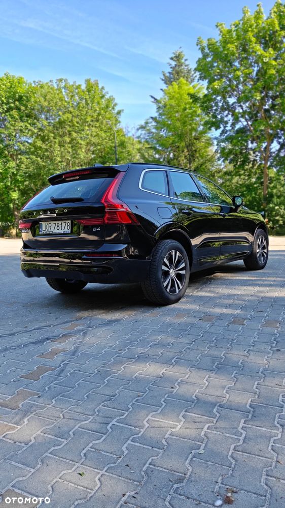 Volvo XC 60 B4 D AWD Momentum Pro - 4