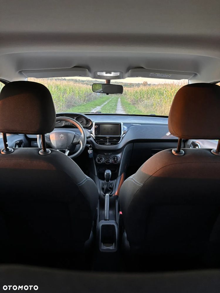 Peugeot 208 1.2 PureTech Style - 23
