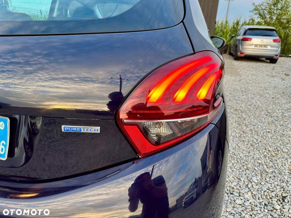 Peugeot 208 1.2 PureTech GPF Allure S&S EAT6 - 10
