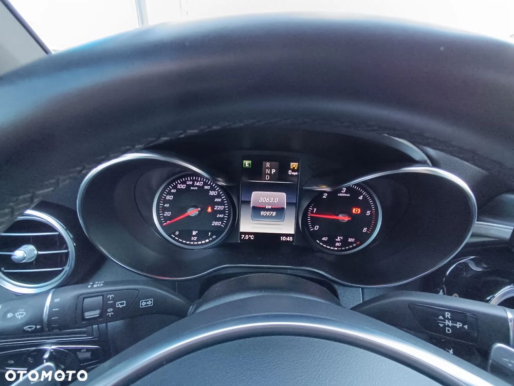Mercedes-Benz GLC 220 d 4Matic 9G-TRONIC AMG Line - 17