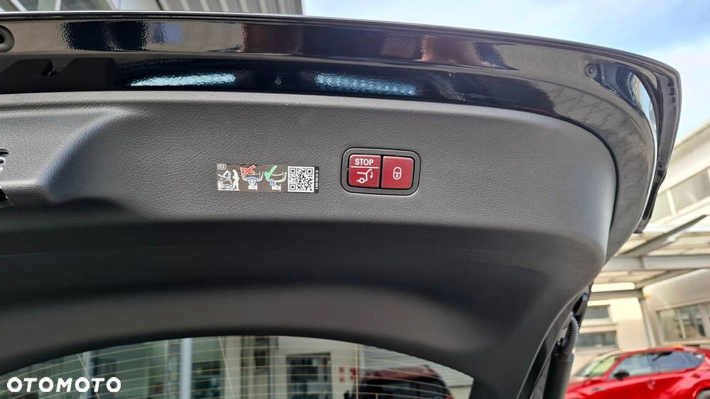 Mercedes-Benz GLC - 21