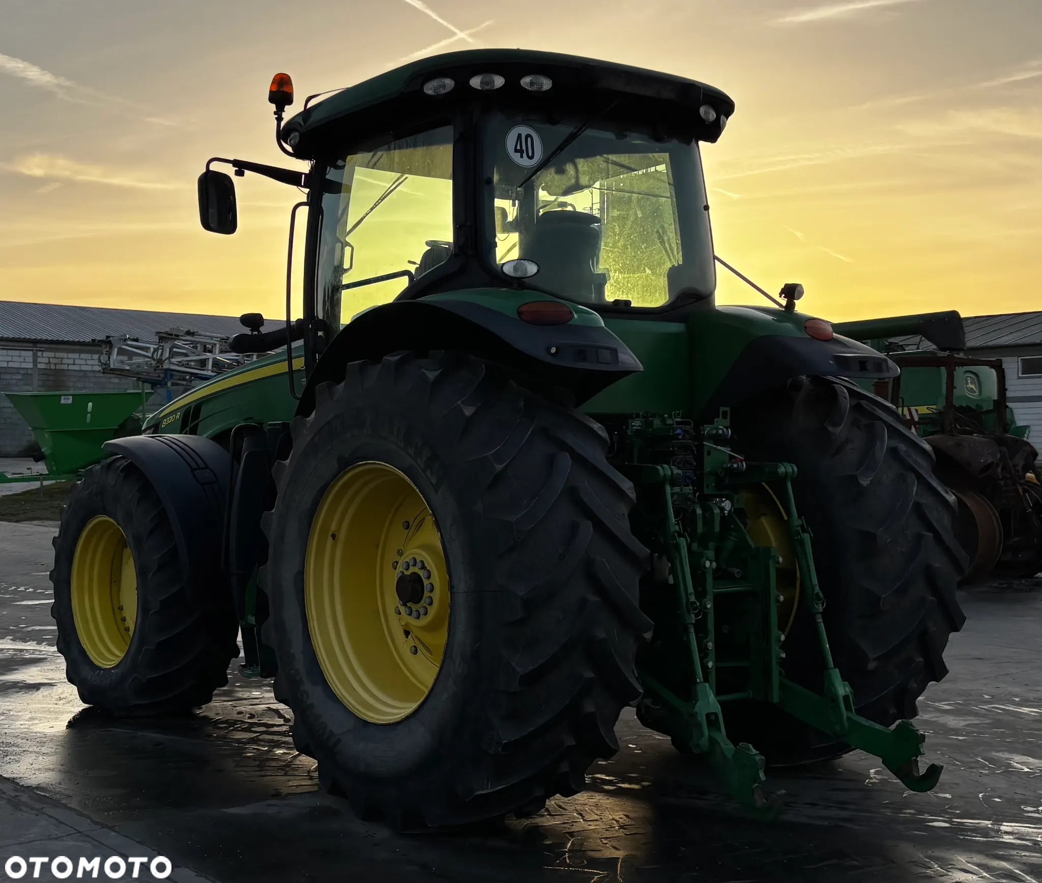 John Deere 8320R - 8