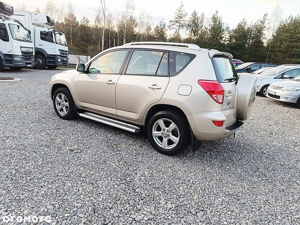 Toyota RAV4 2.2 D-4D Sol - 4