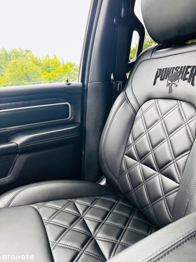 RAM 1500 5.7 Quad Cab Longbed Bighorn Black - 11