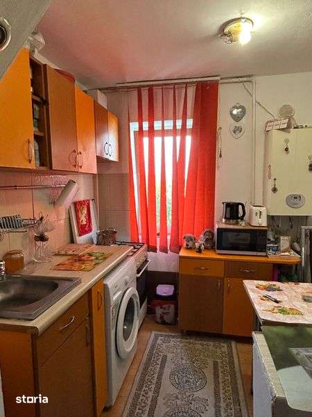 Vand urgent Apartament doua camere decomandat — fotografia 3