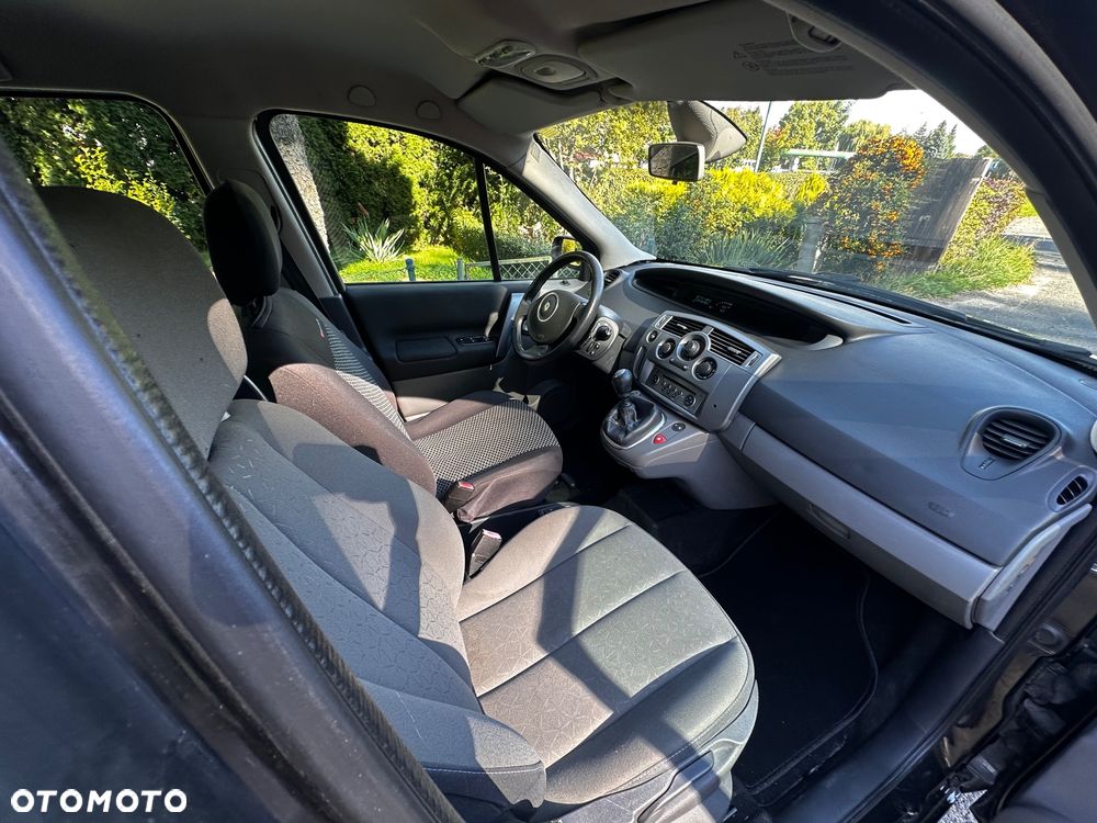 Renault Scenic 1.6 16V Avantage - 12