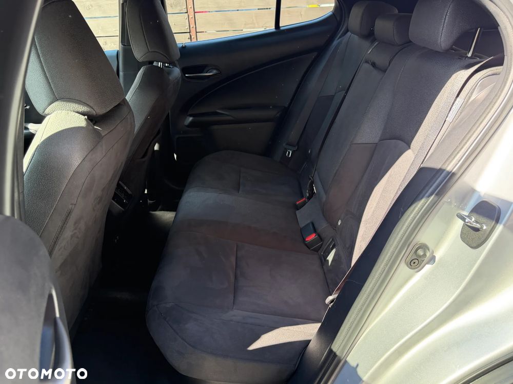 Lexus UX 250h (E-FOUR) Luxury Line - 10
