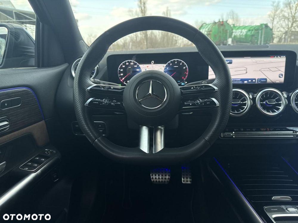 Mercedes-Benz GLA - 22