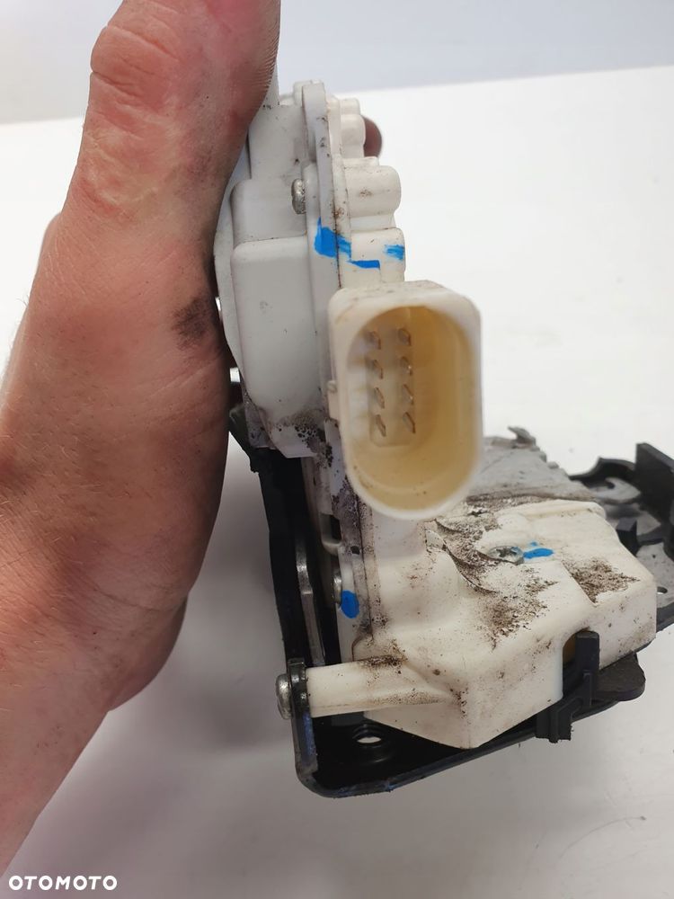 ZAMEK DRZWI LEWY PRZÓD AUDI 8E2837015AA 8 PIN - 3