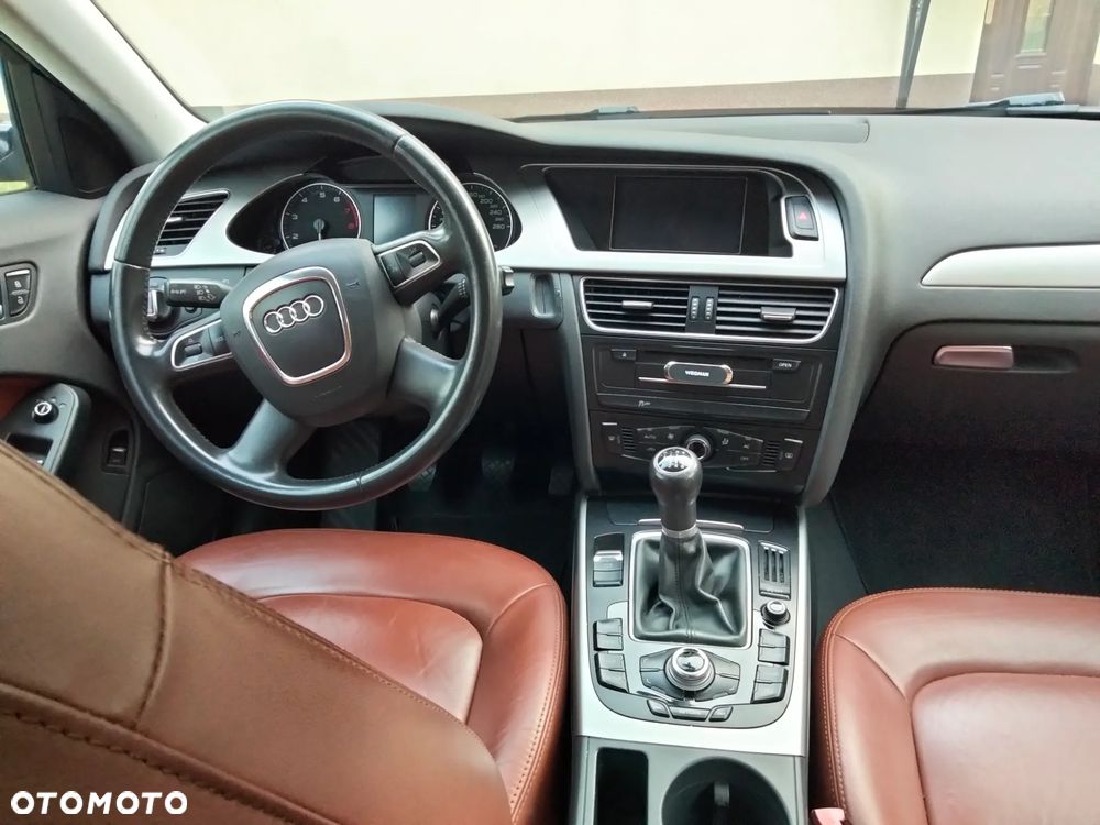 Audi A4 Limousine - 8