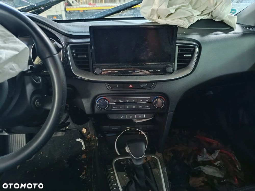 Kia Ceed 1.5 T-GDI DCT7 OPF Vision - 17