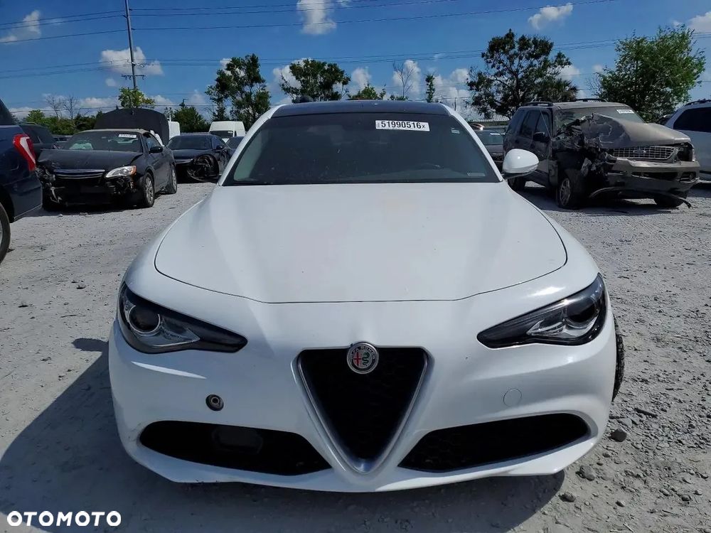 Alfa Romeo Giulia - 24