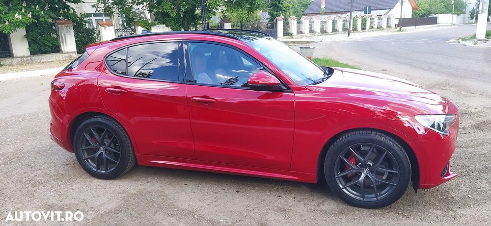 Alfa Romeo Stelvio 2.0 Turbo 16V AT8-Q4 Ti - 7