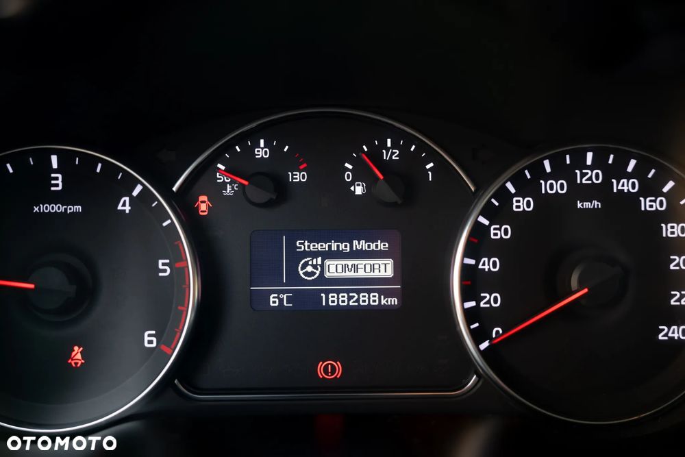 Kia Carens 1.7 CRDi XL 7os - 18