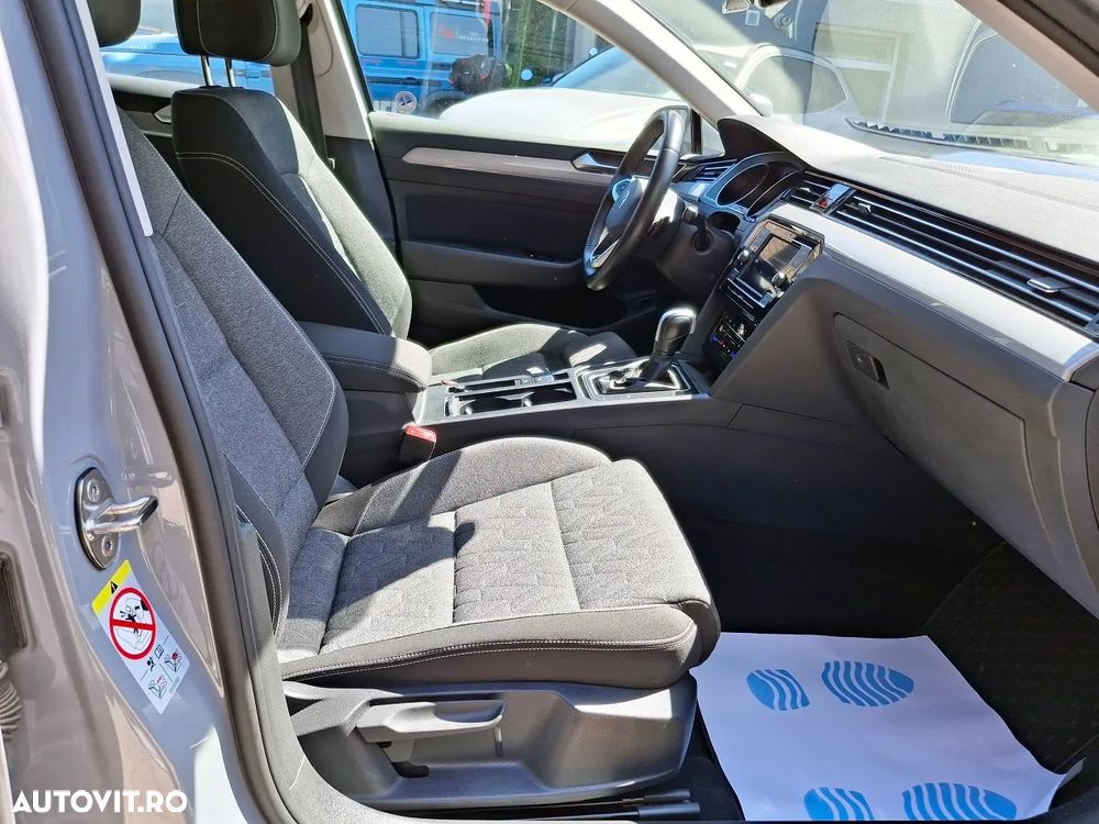 Volkswagen Passat 2.0 TDI DSG Comfortline - 12