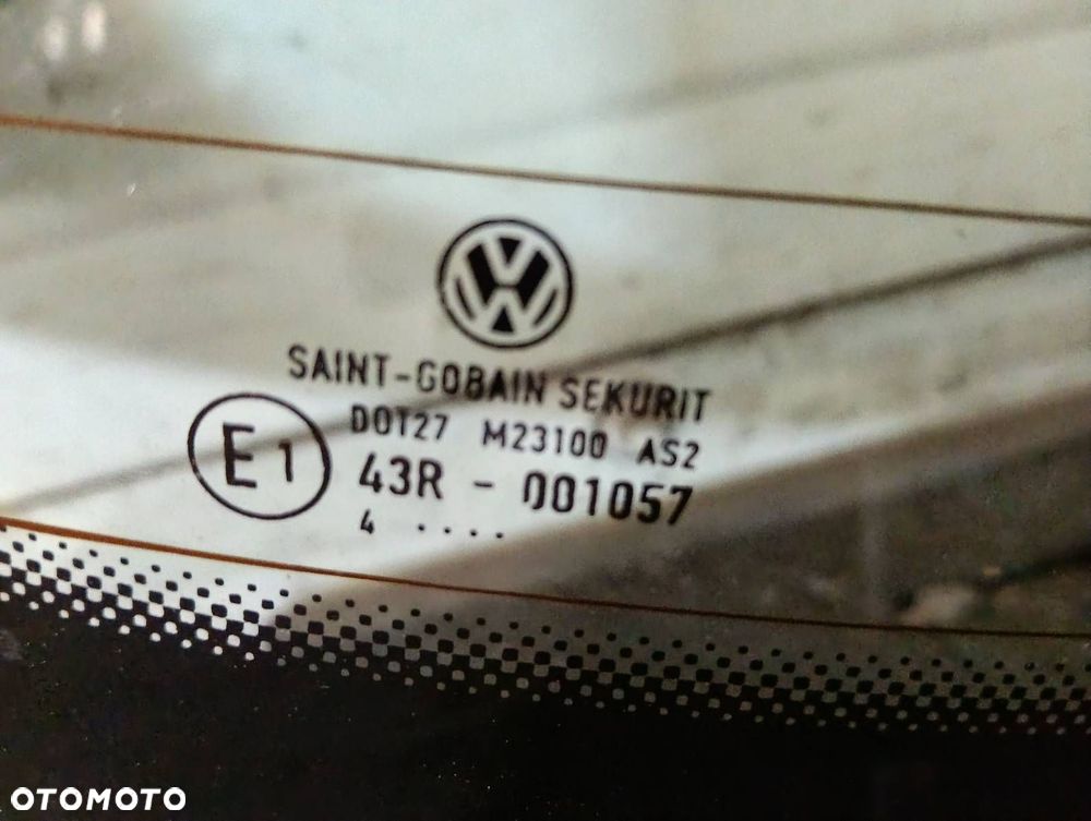 SZYBA TYŁ KLAPY BAGAŻNIKA VOLKSWAGEN GOLF V HB 3D - 2