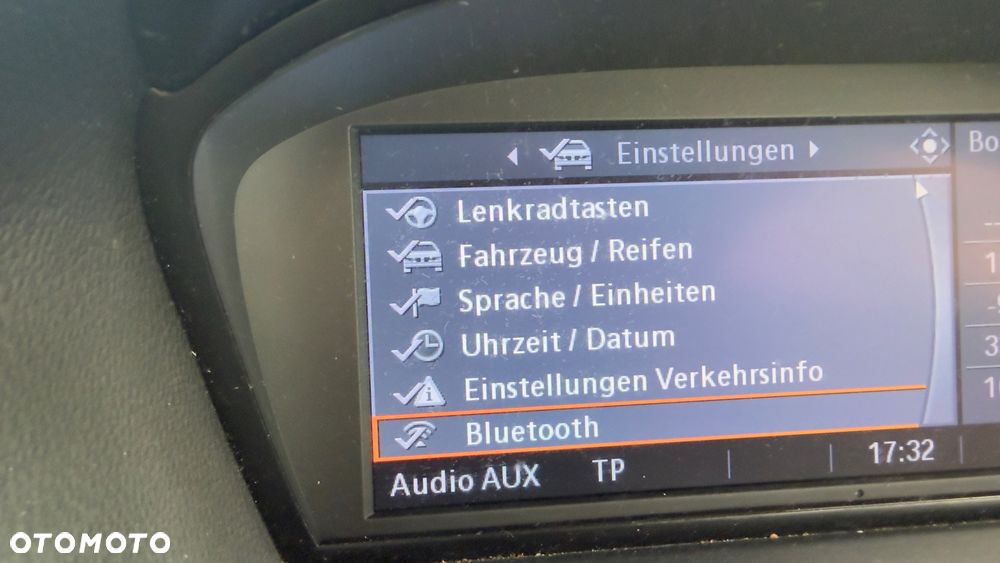 BMW Seria 3 330i - 24