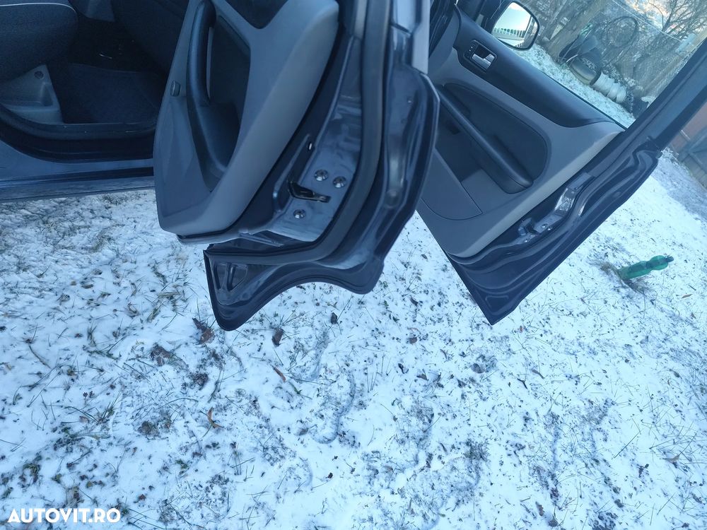 Ford Focus 1.6 TDCI Ambiente - 8