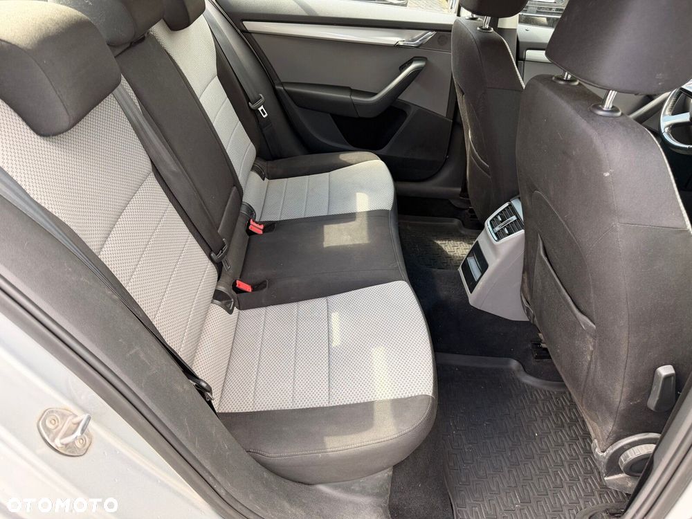 Skoda Octavia 2.0 TDI SCR Ambition - 11