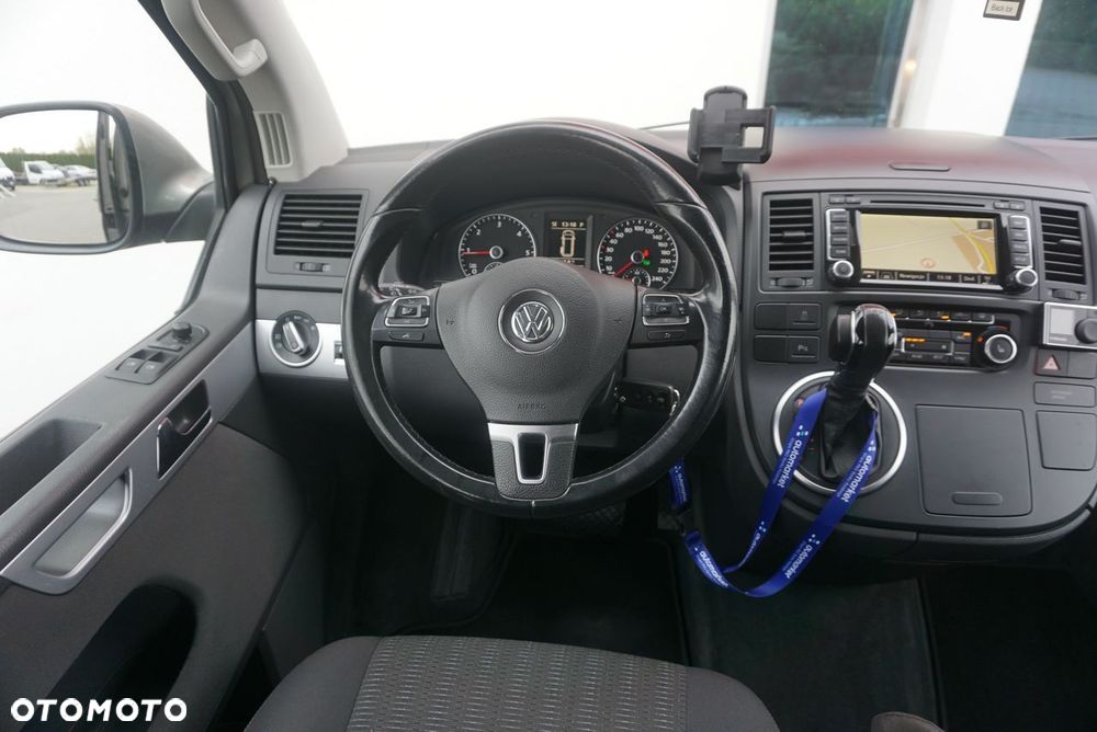 Volkswagen Multivan - 24