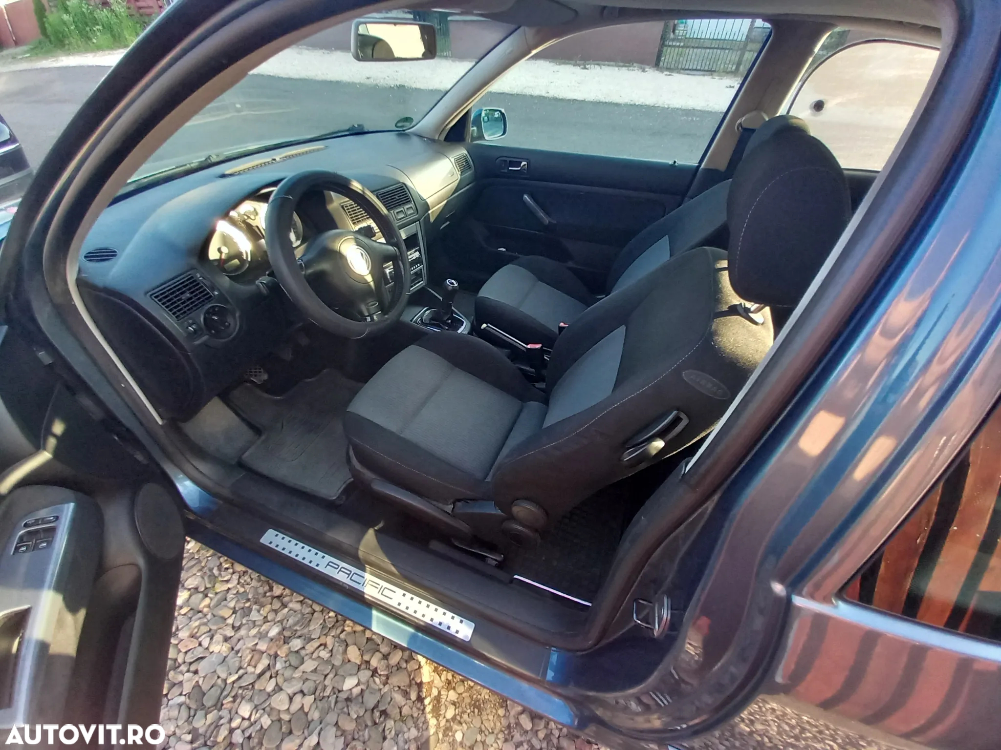 Volkswagen Golf 1.6 - 10