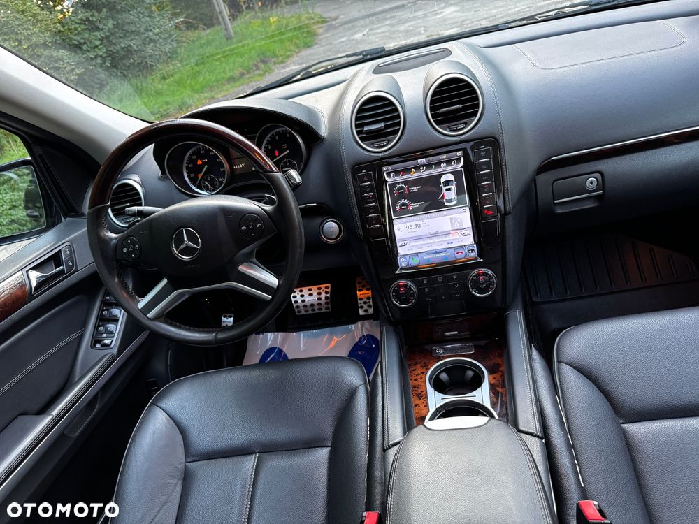 Mercedes-Benz GL 450 - 10
