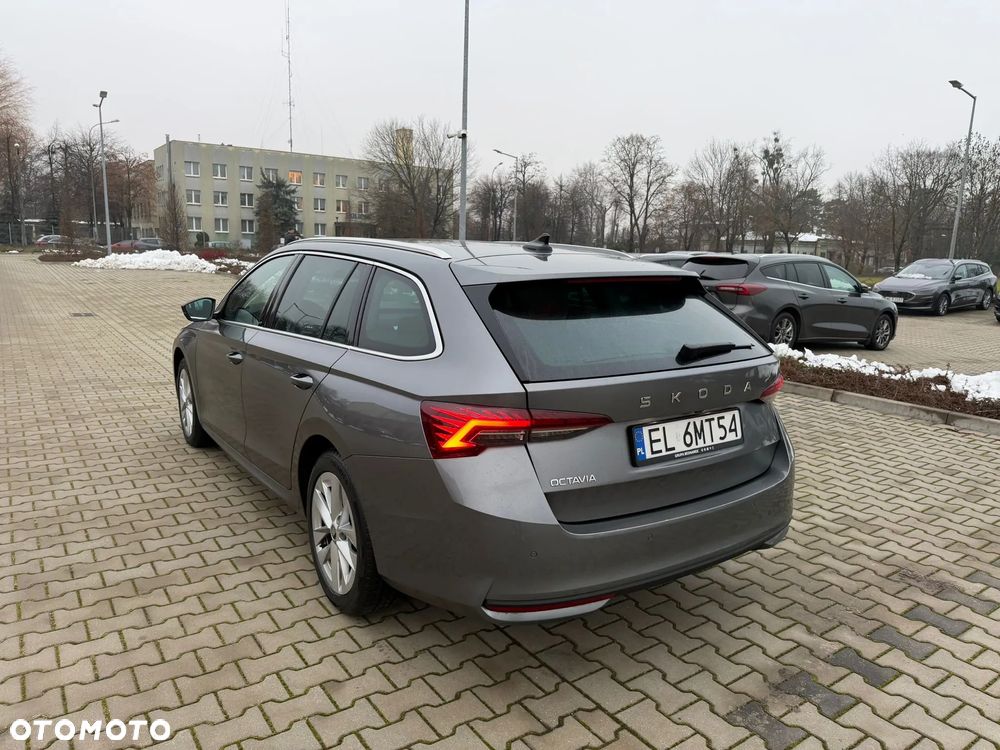 Skoda Octavia 2.0 TDI Edition 130 Essence DSG - 9
