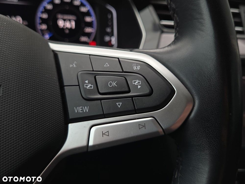 Volkswagen Passat - 17