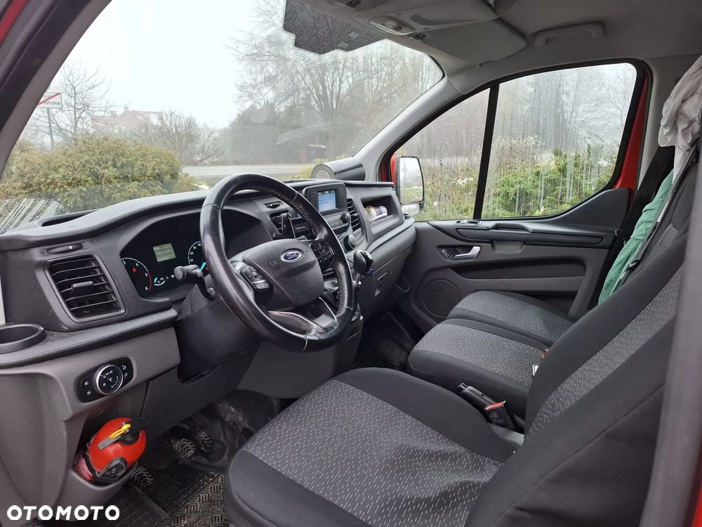 Ford TRANSIT CUSTOM - 8