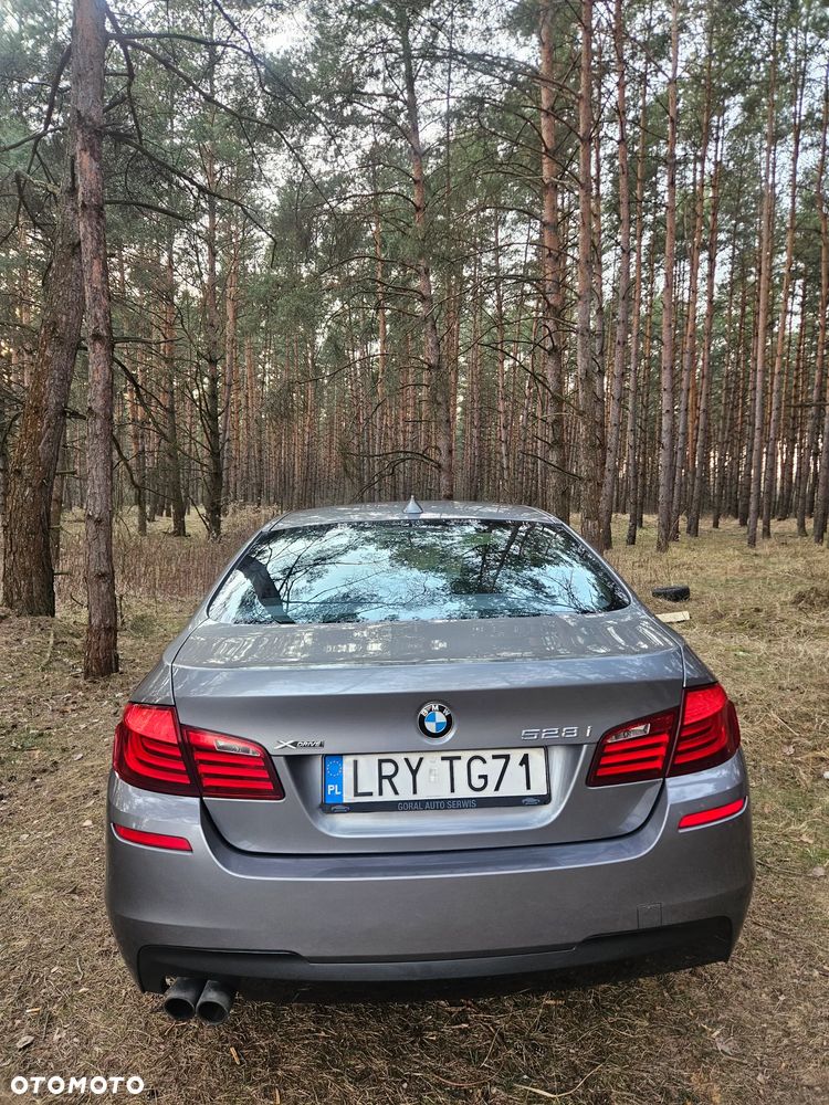 BMW Seria 5 528i xDrive - 6