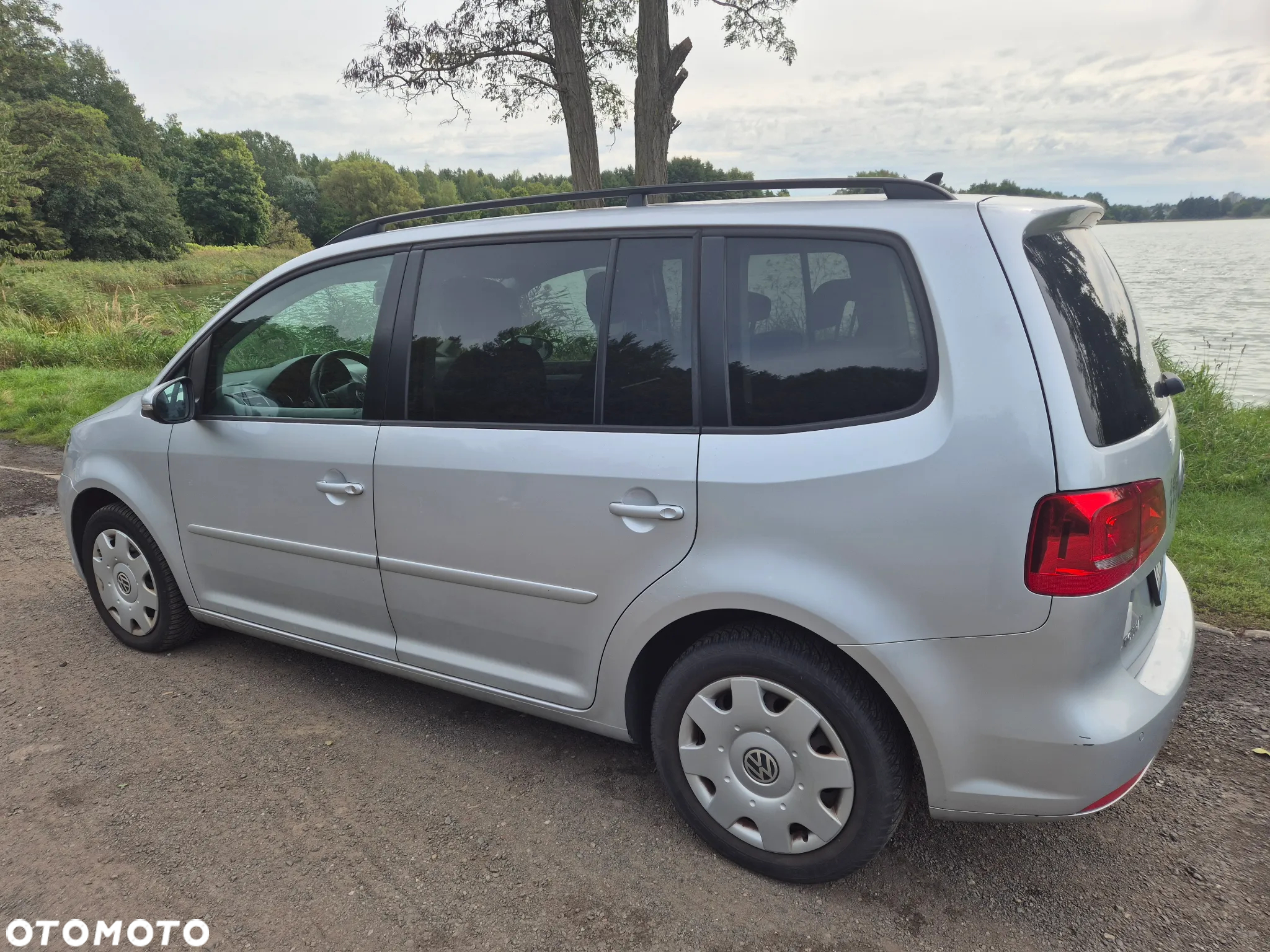 Volkswagen Touran 1.6 TDI DPF BlueMotion Technology DSG Comfortline - 2