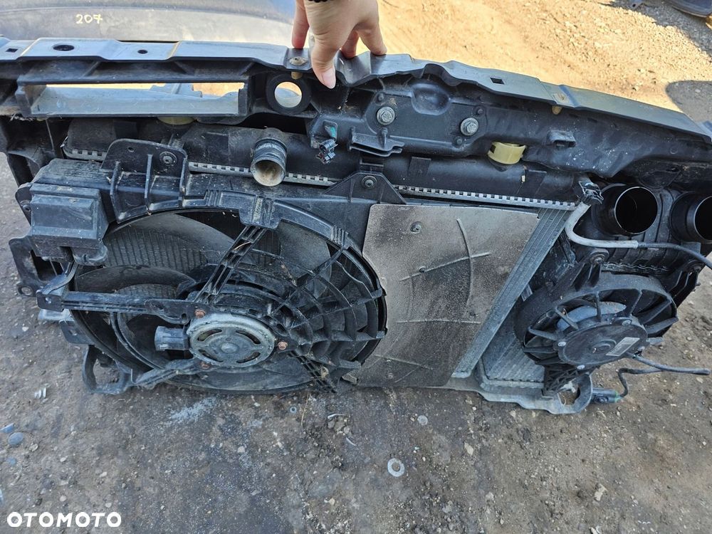 PAS PRZEDNI CHŁODNICA WODY KLIMATYZACJI WENTYLATOR PEUGEOT 207 07 1.6THP - 8