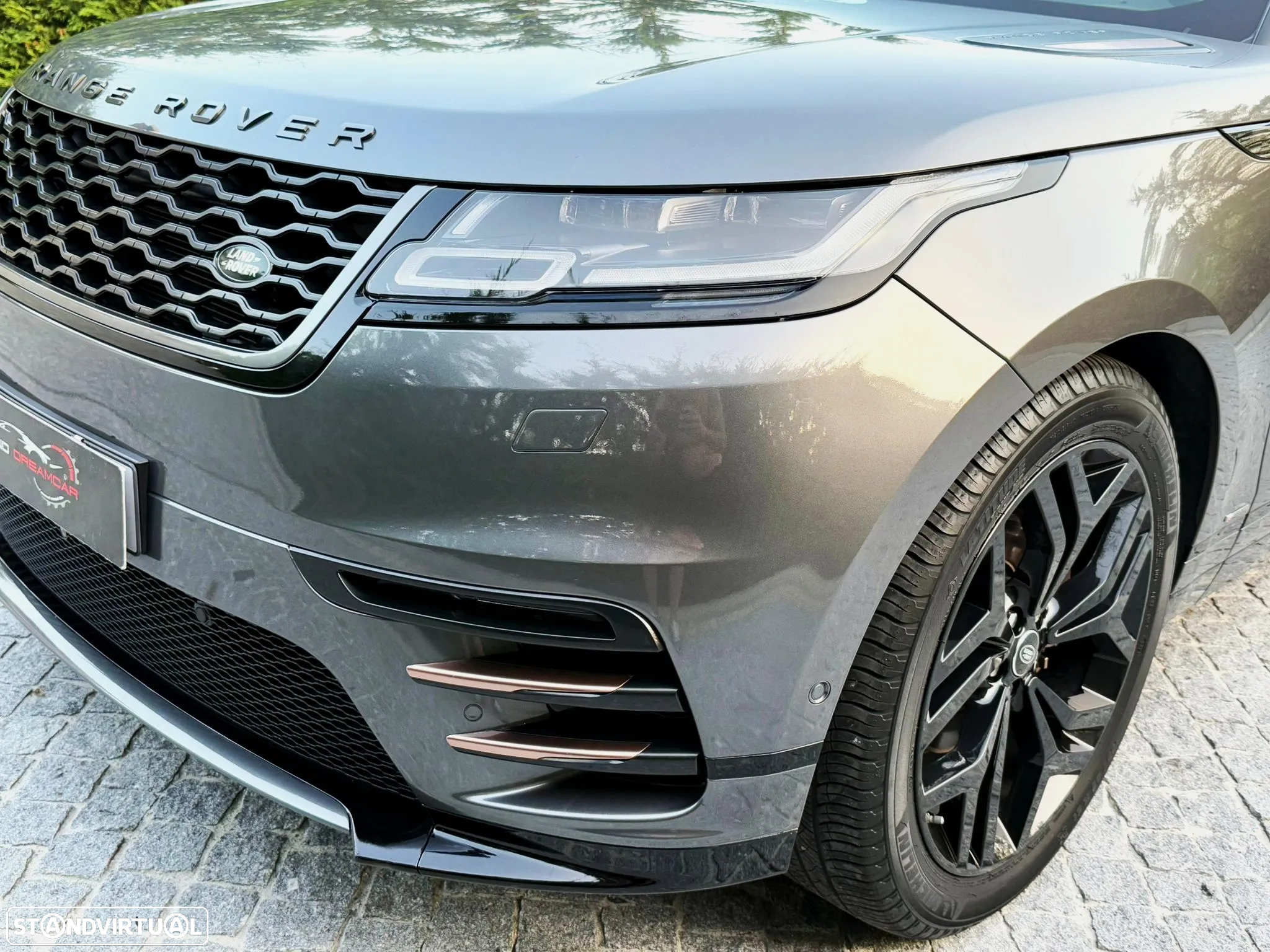 Land Rover Range Rover Velar 2.0 D R-Dynamic HSE - 4