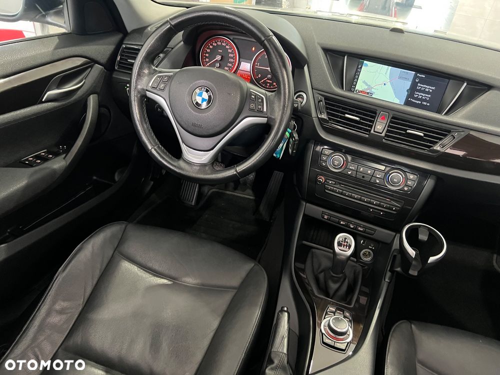 BMW X1 sDrive18d Sport Line - 22