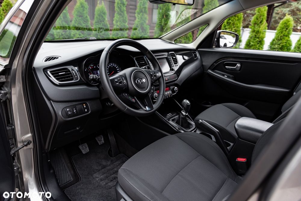 Kia Carens 1.7 CRDi M 7os - 16