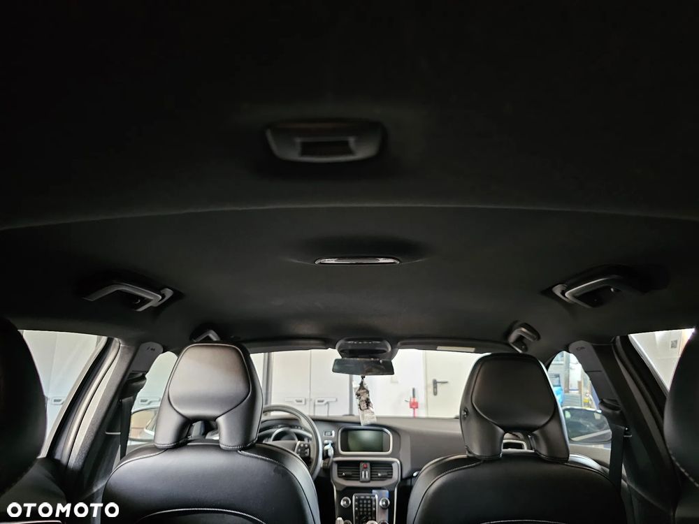 Volvo V40 D2 R-Design Kinetic - 26