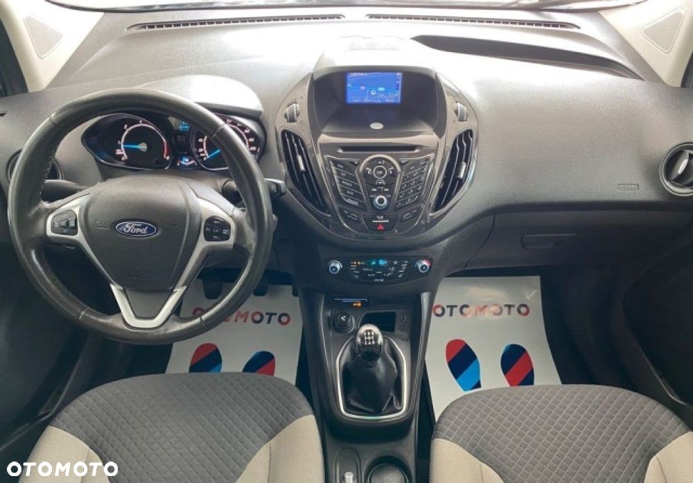 Ford E-Tourneo Courier - 6