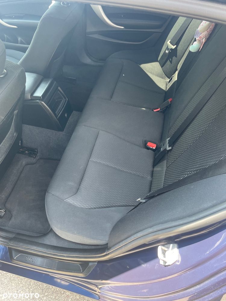 BMW Seria 1 118d Sport Line - 33