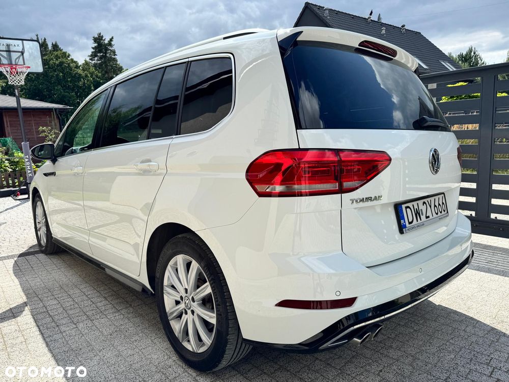 Volkswagen Touran - 4