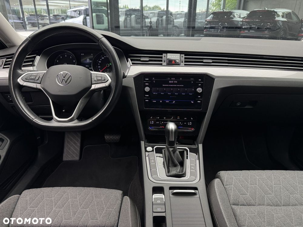 Volkswagen Passat - 16