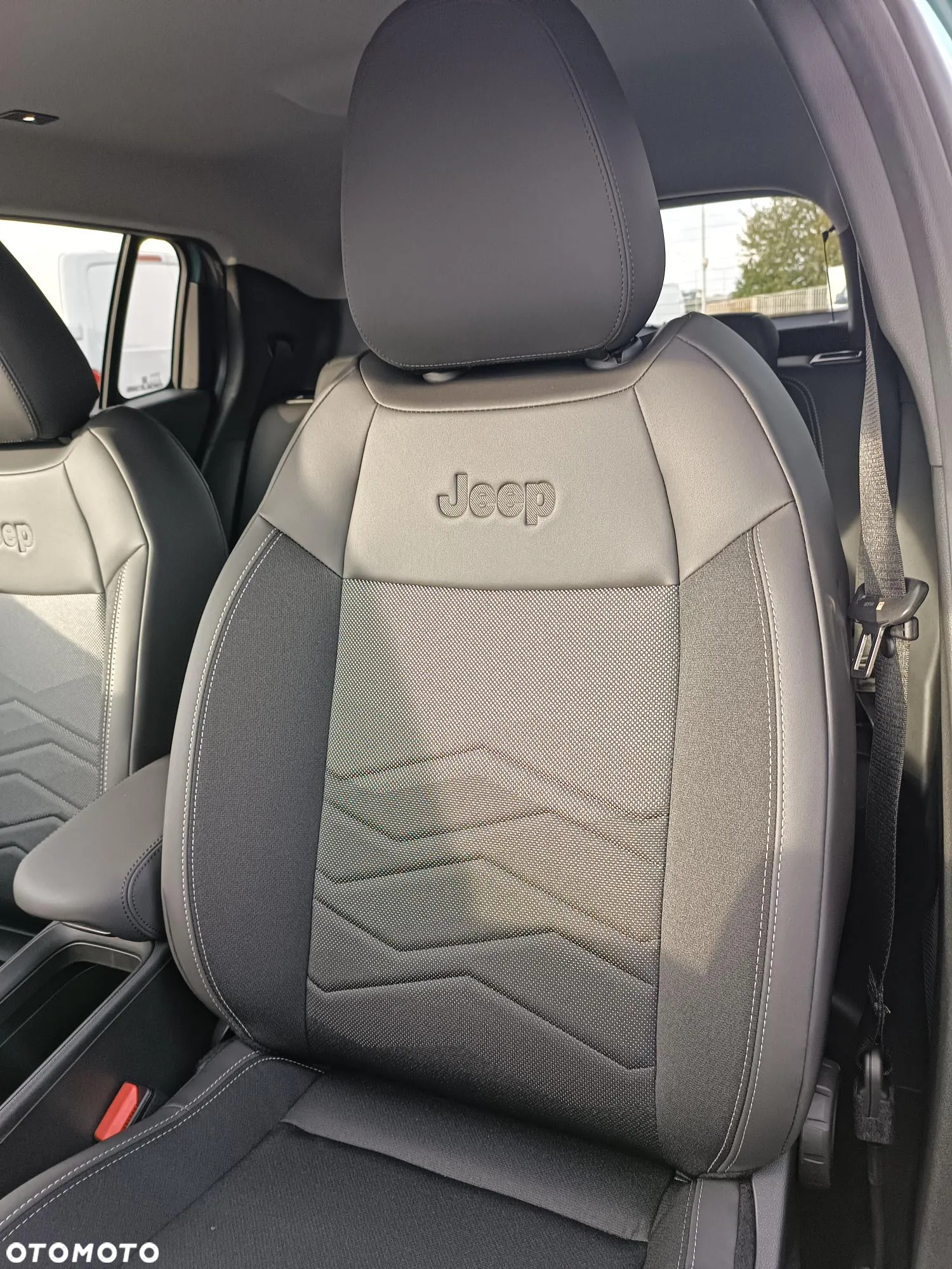 Jeep Avenger 1.2 T3 mHEV Altitude FWD eDCT6 - 15
