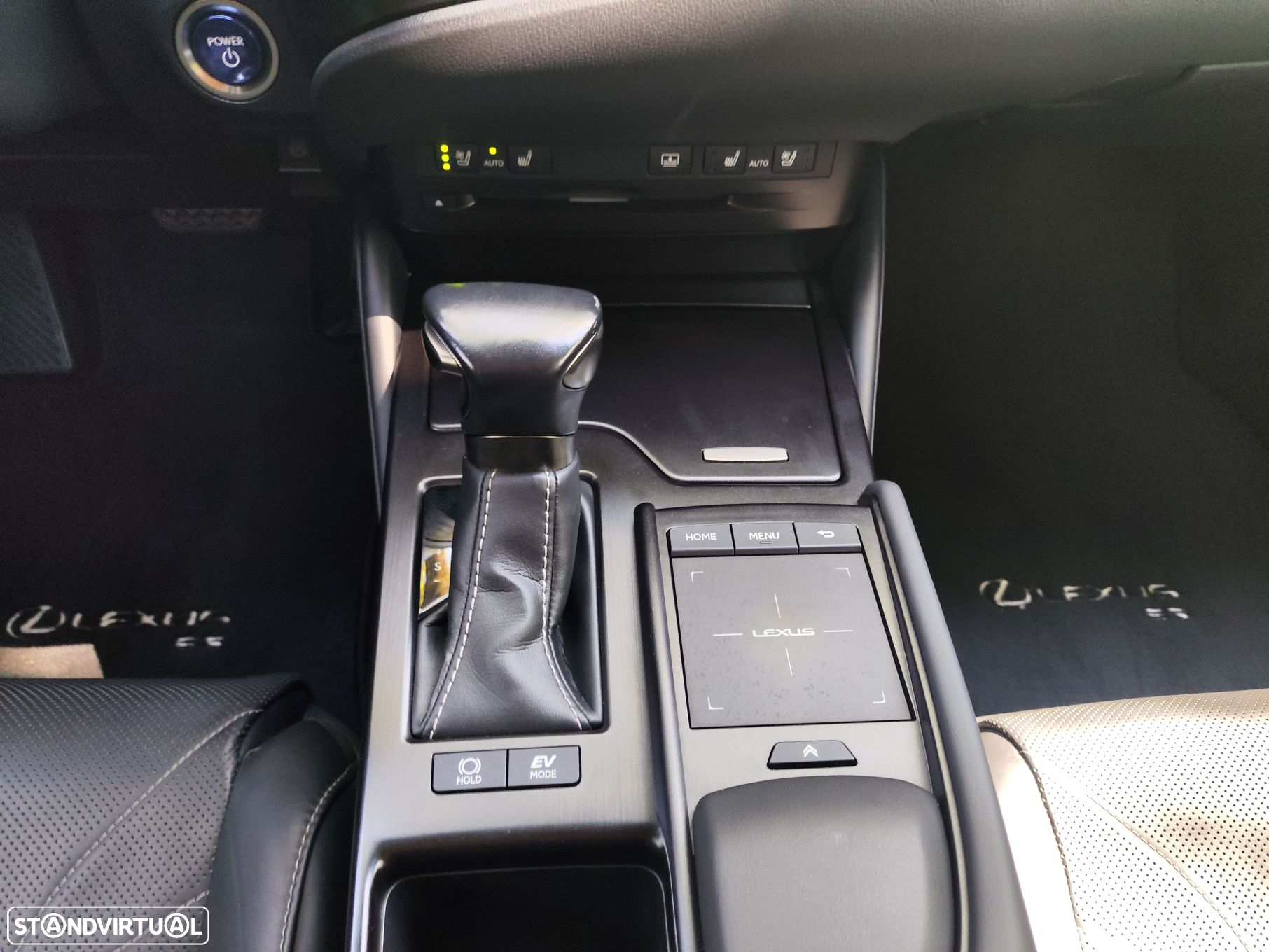 Lexus ES 300h Executive+ - 27