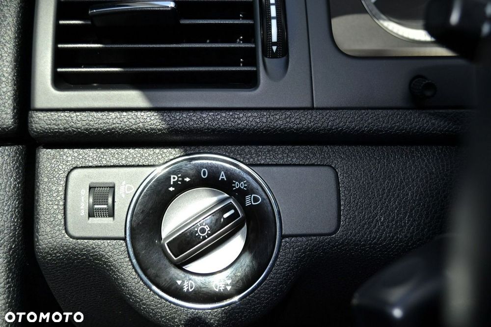Mercedes-Benz Klasa C 180 BlueEFFICIENCY 7G-TRONIC Elegance - 21