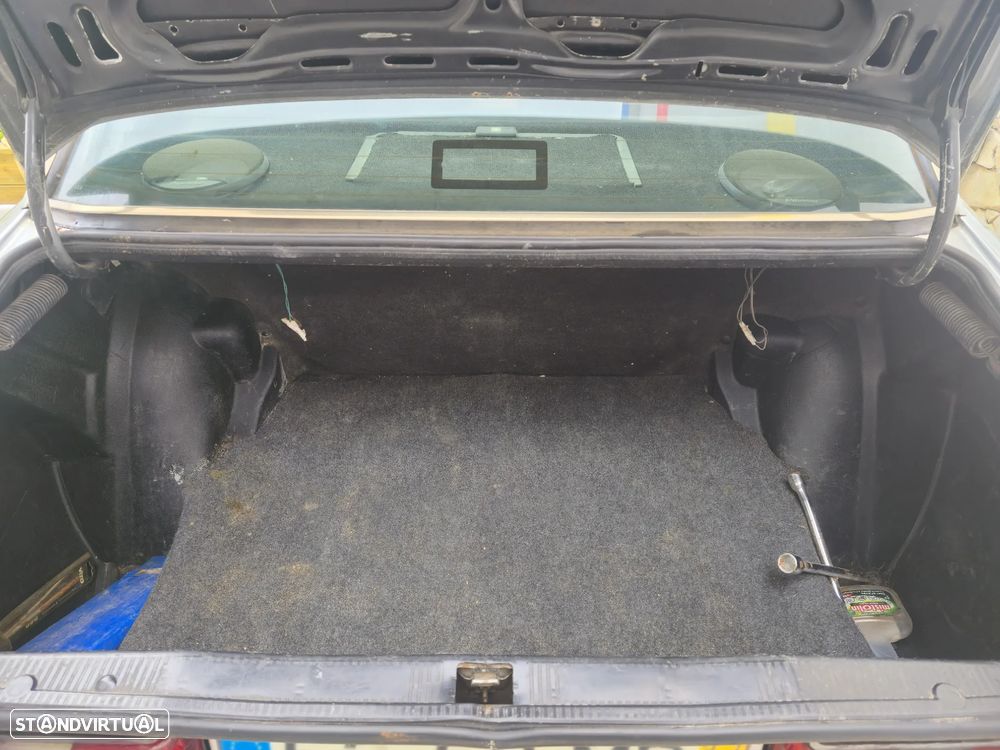 Mercedes-Benz W201 (1982-1993) 190 D 2.0 - 6