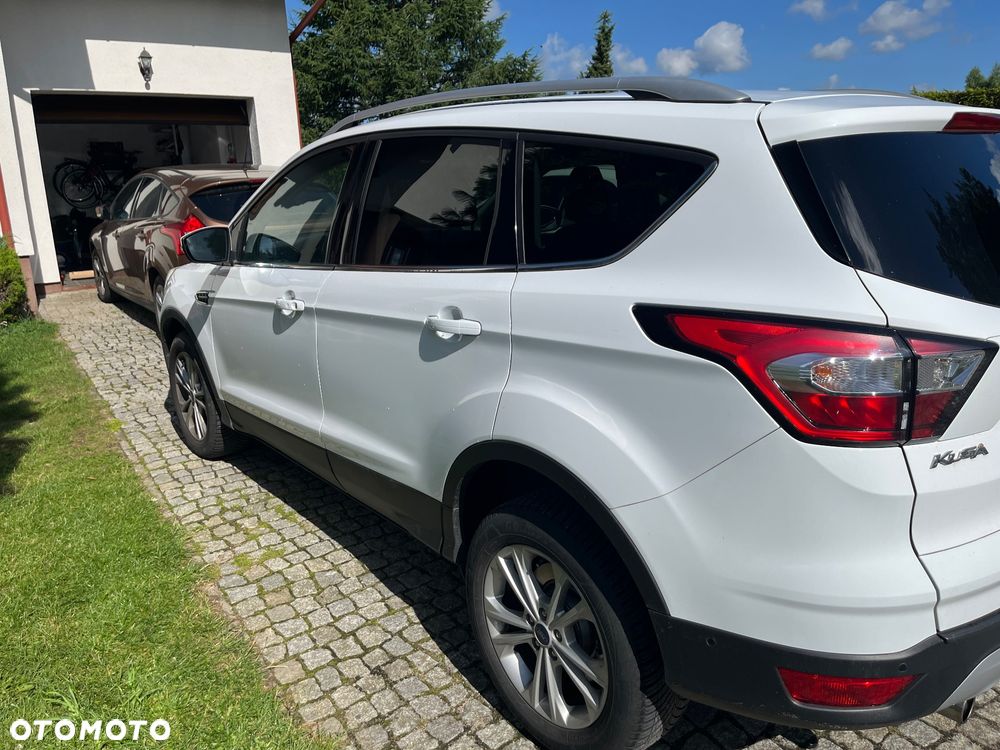 Ford Kuga - 4