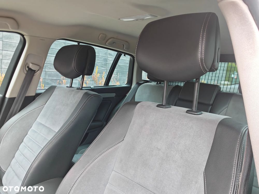 Renault Laguna Grandtour dCi 180 FAP GT - 11