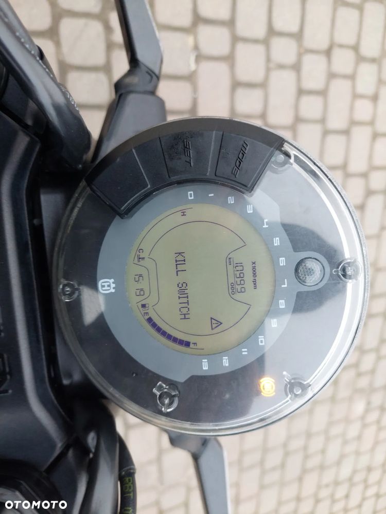 Husqvarna Svartpilen - 10