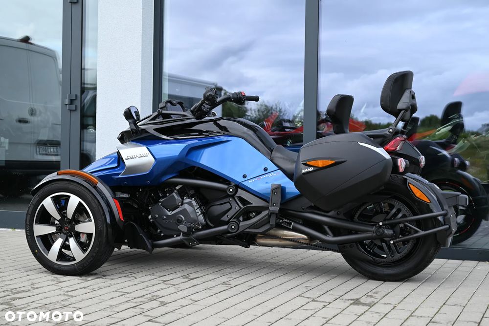 Can-Am Spyder - 40