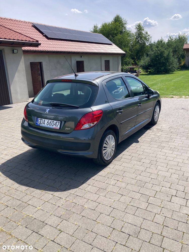Peugeot 207 - 8